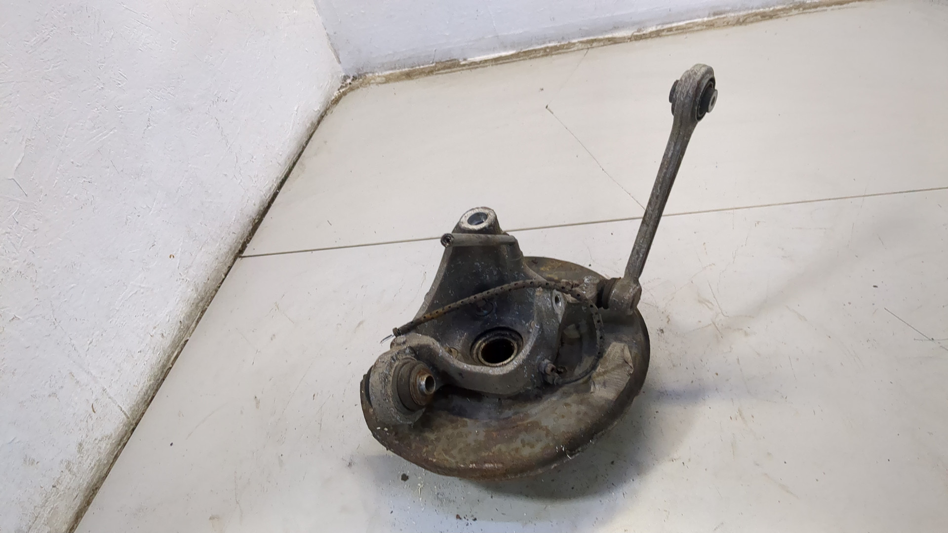 Кулак поворотный задний правый