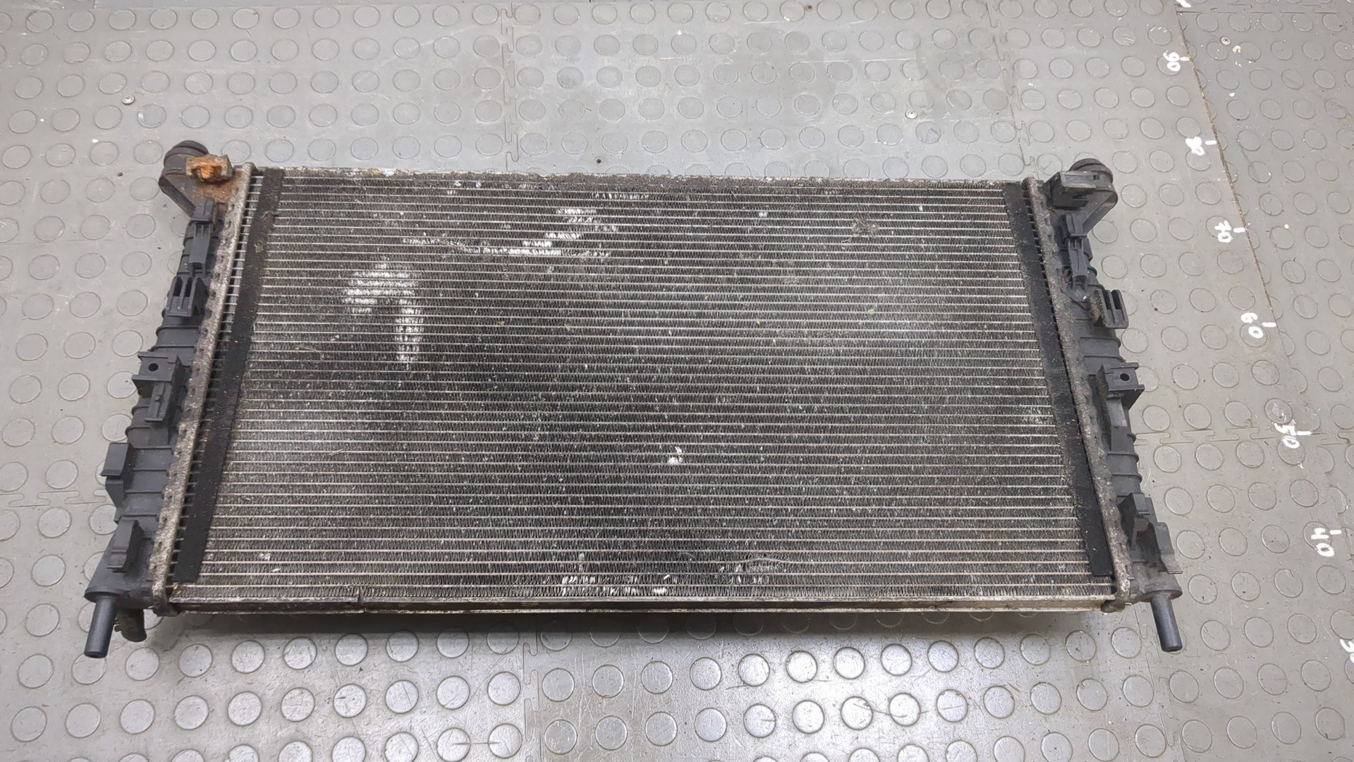 Радиатор охлаждения двигателя основной