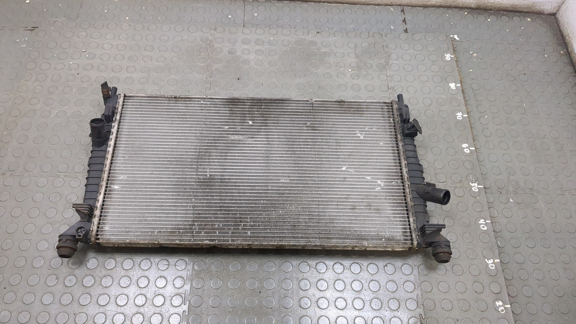 Радиатор охлаждения двигателя основной