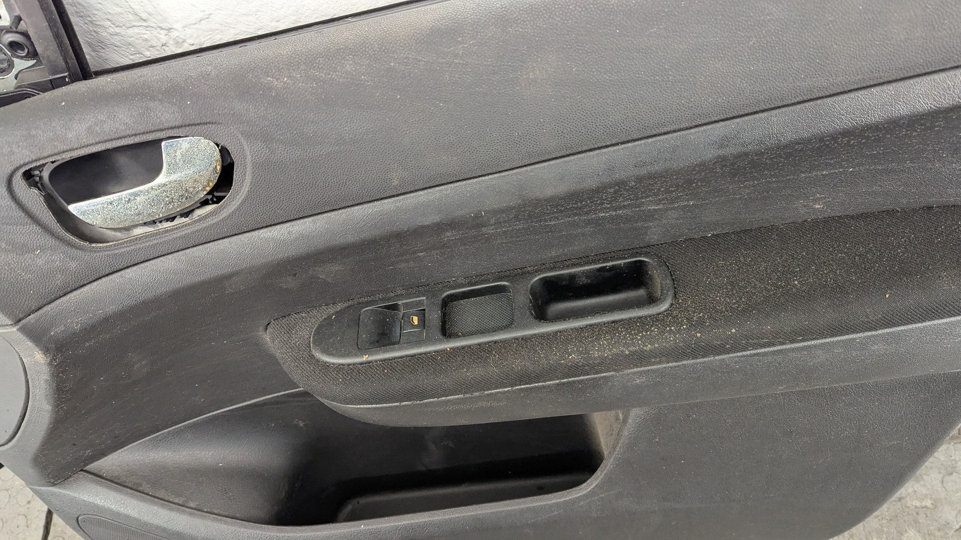 Дверь передняя правая