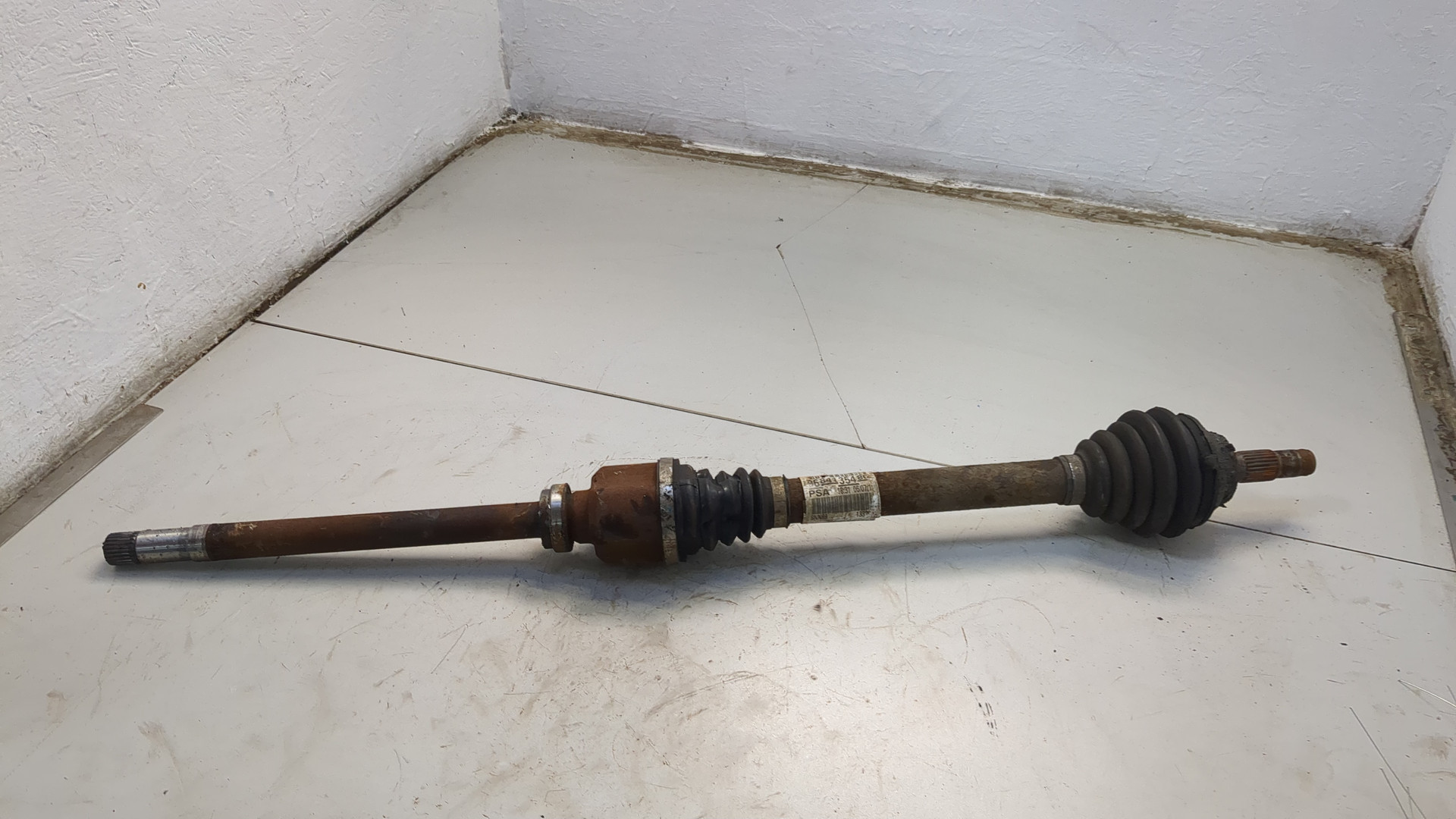 Полуось передняя правая