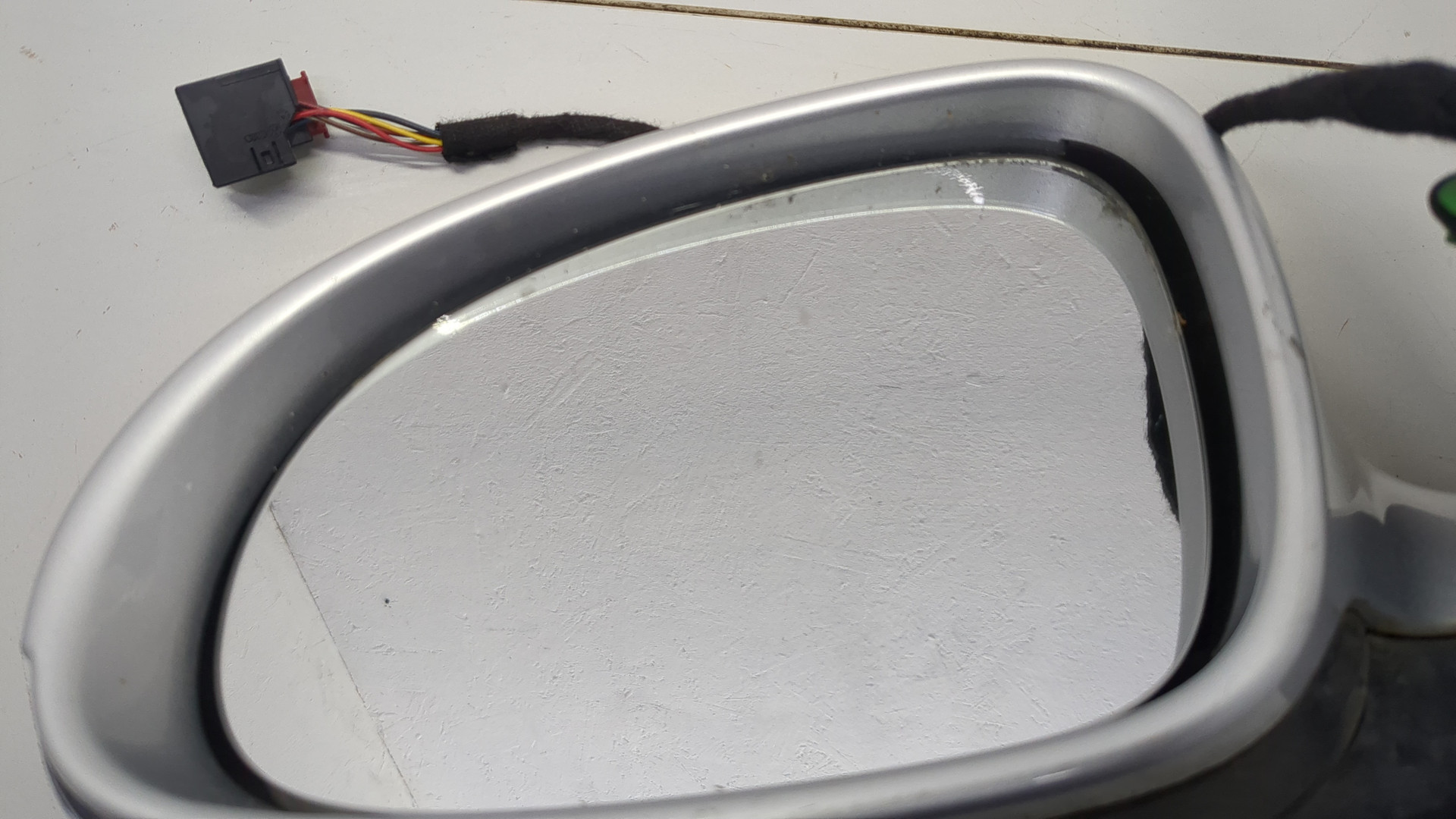 Зеркало левое электрическое