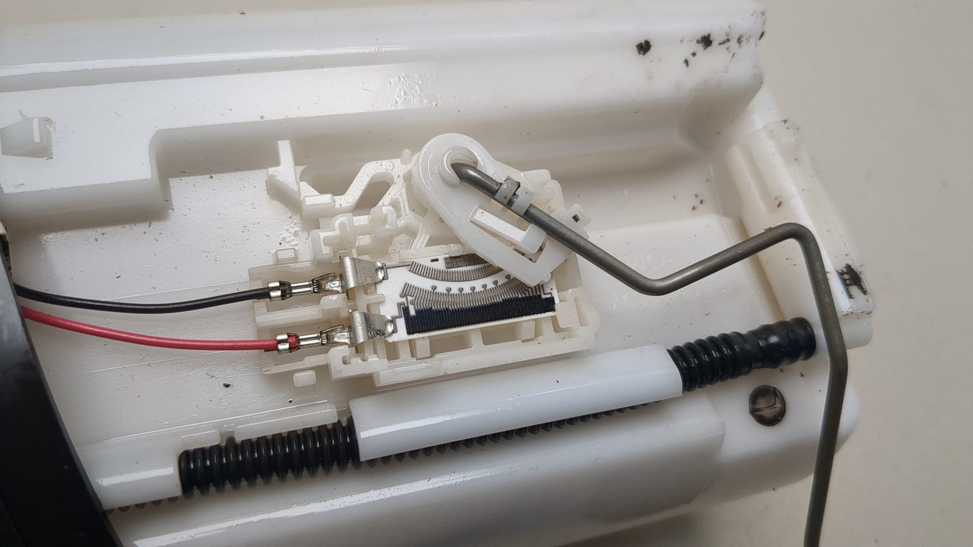 Насос топливный электрический