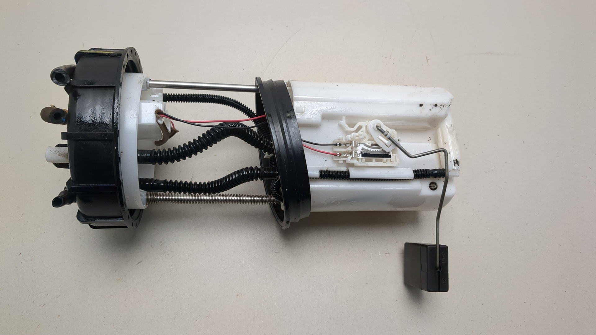 Насос топливный электрический