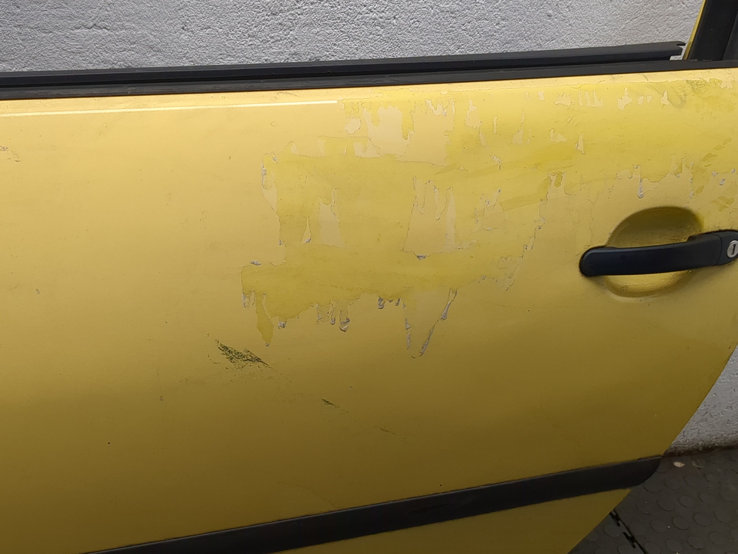 Дверь передняя левая