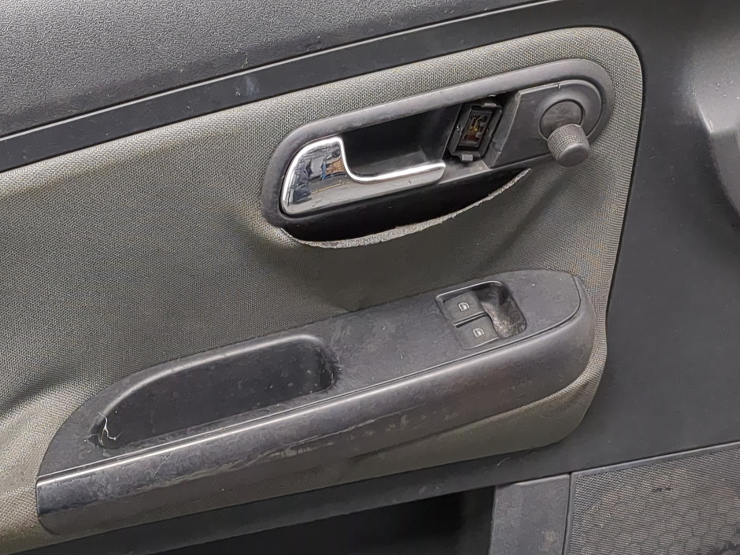 Дверь передняя левая