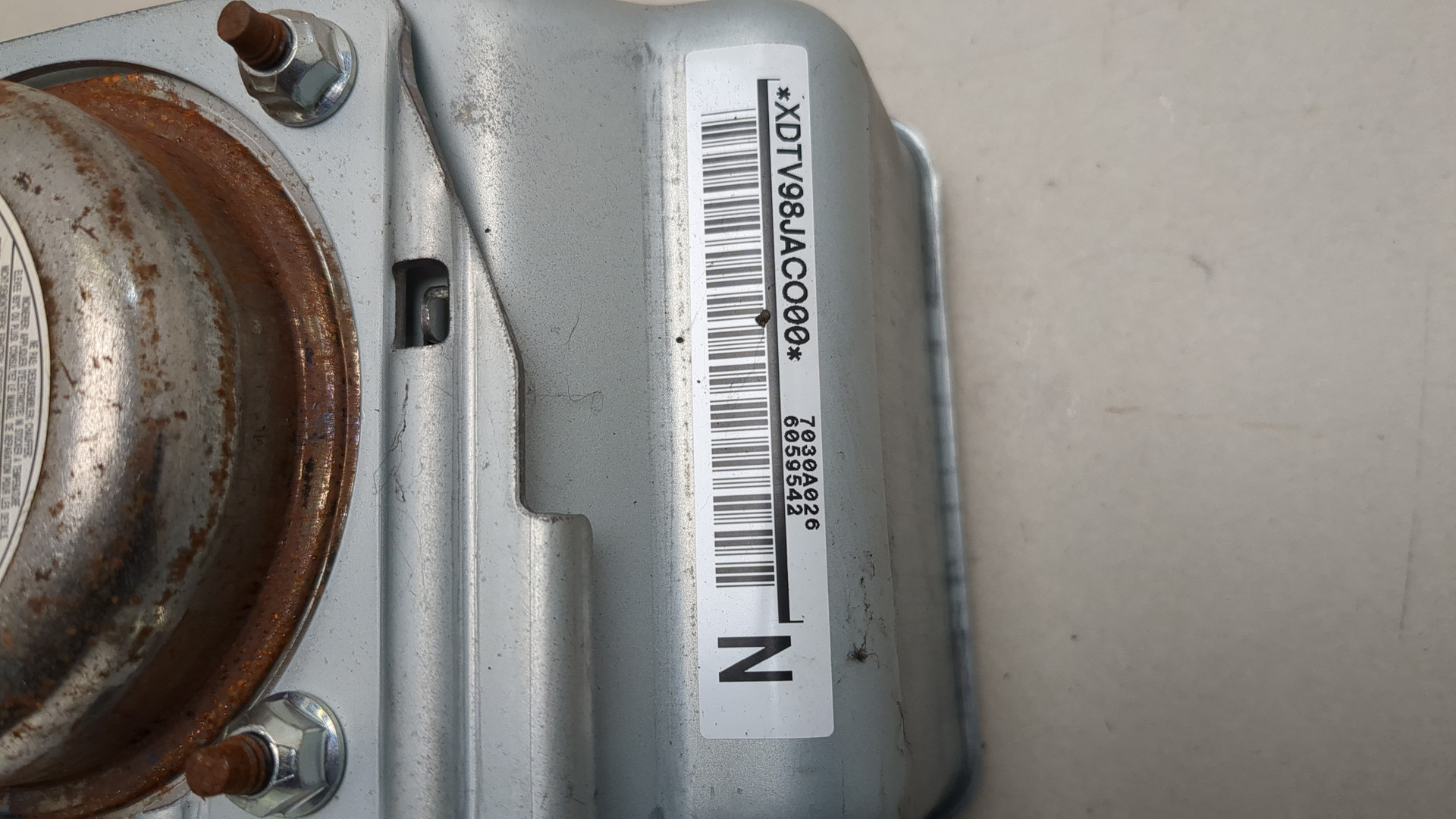 Подушка безопасности пассажирская (в торпедо)