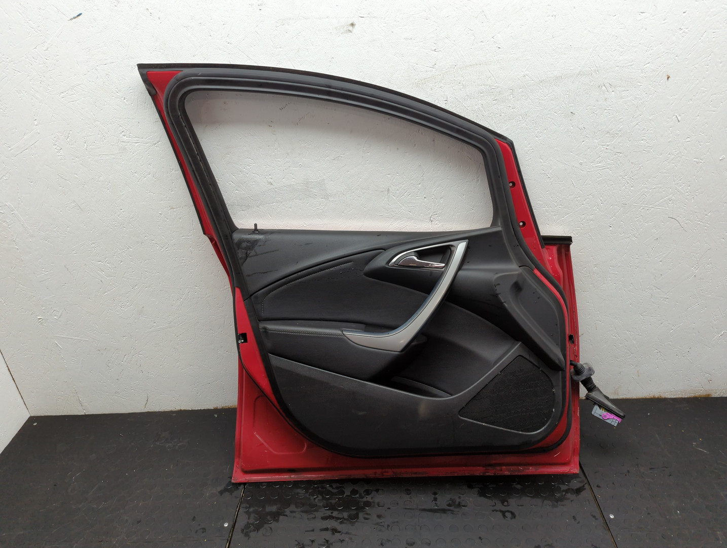 Дверь передняя левая