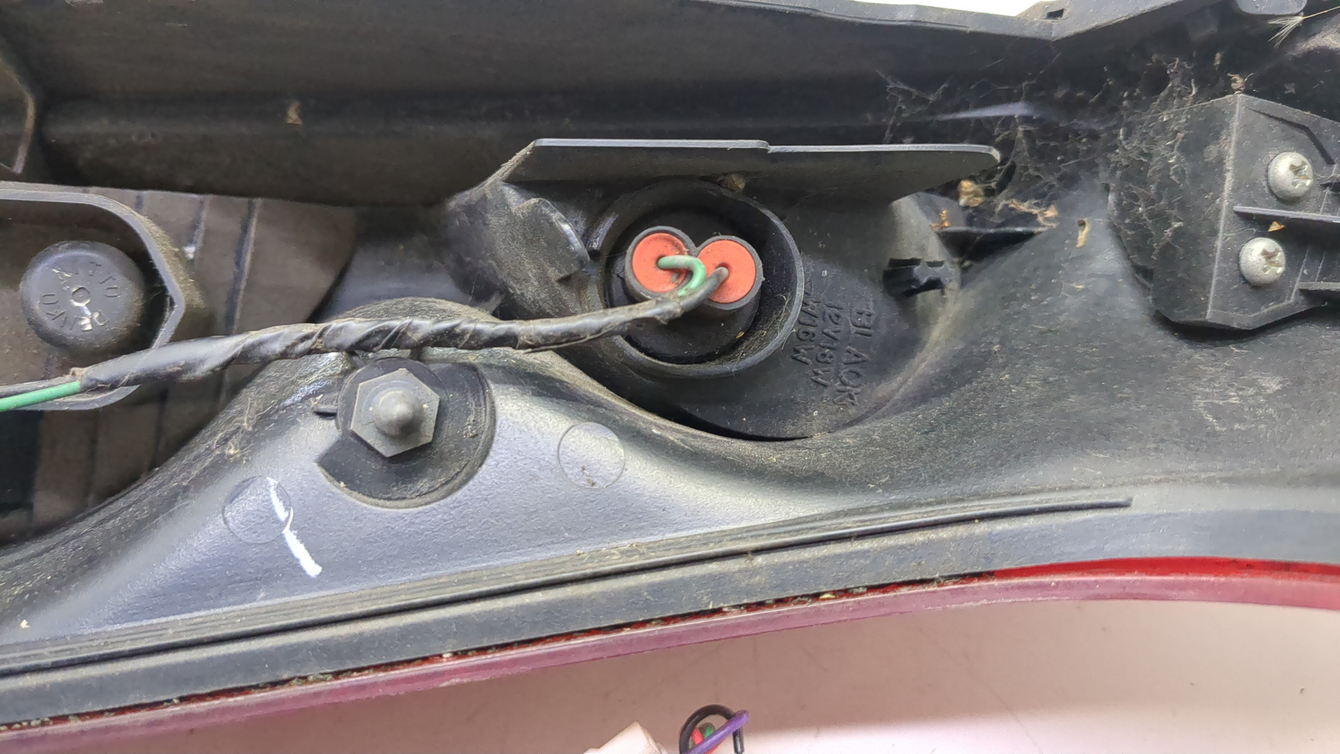 Фонарь задний левый