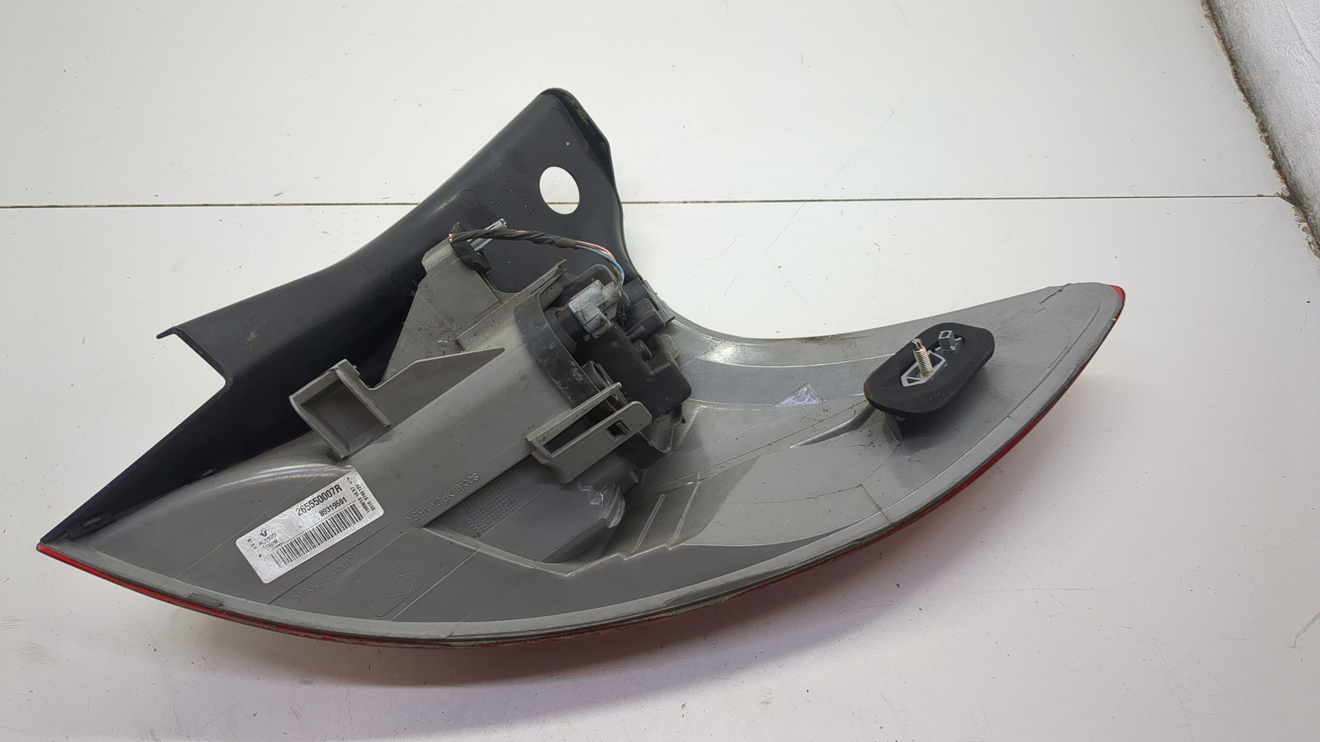 Фонарь задний левый