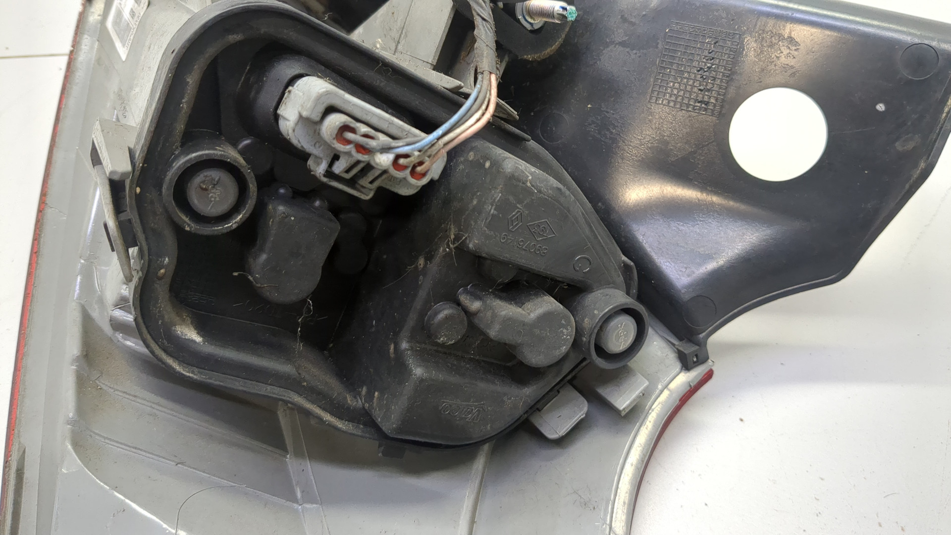 Фонарь задний левый