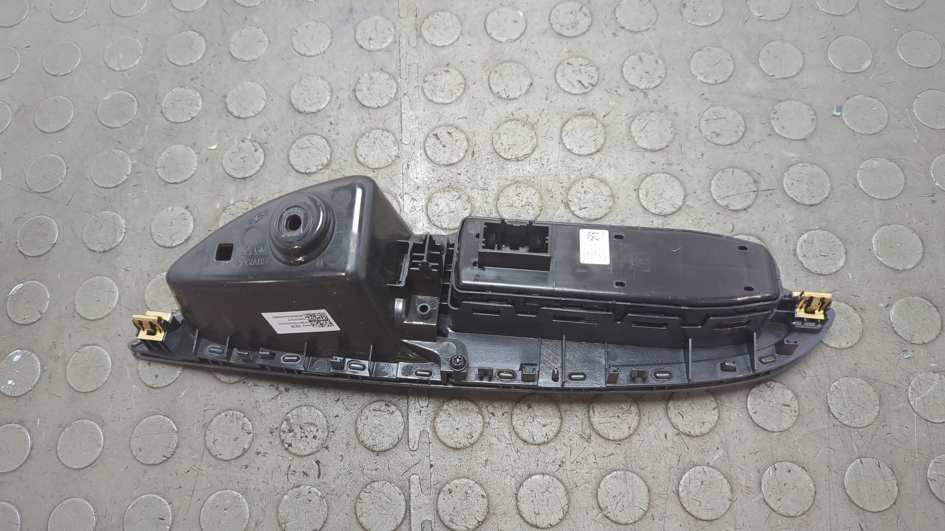 Кнопка стеклоподъемника