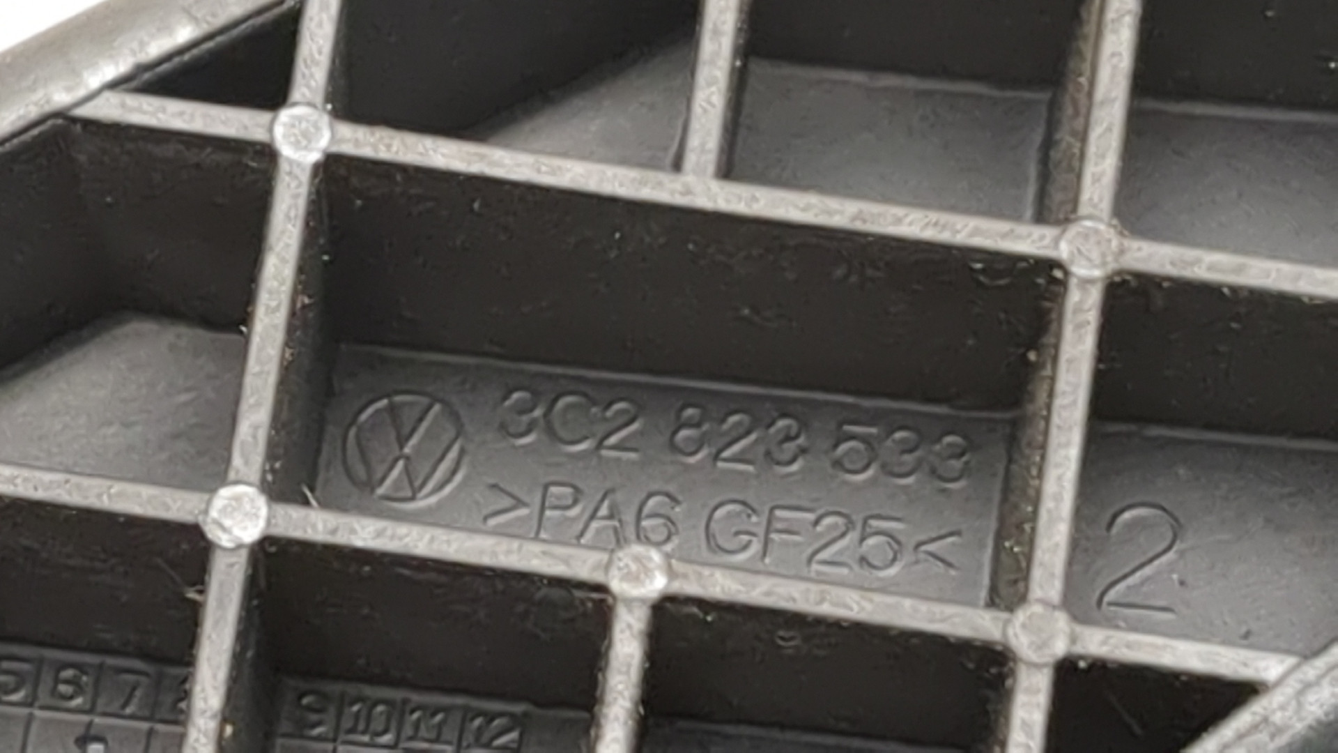 Ручка открывания капота