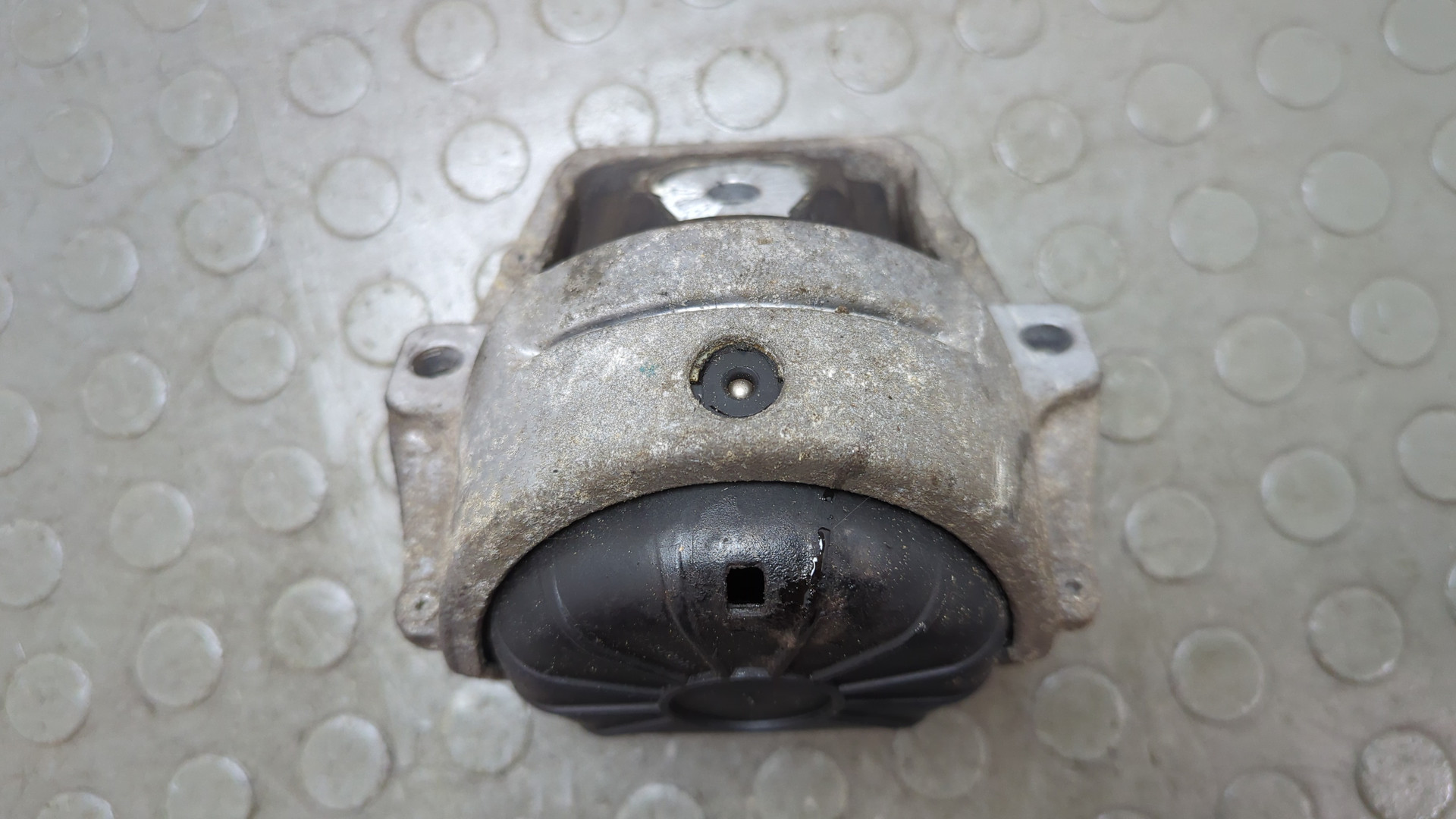 Опора двигателя