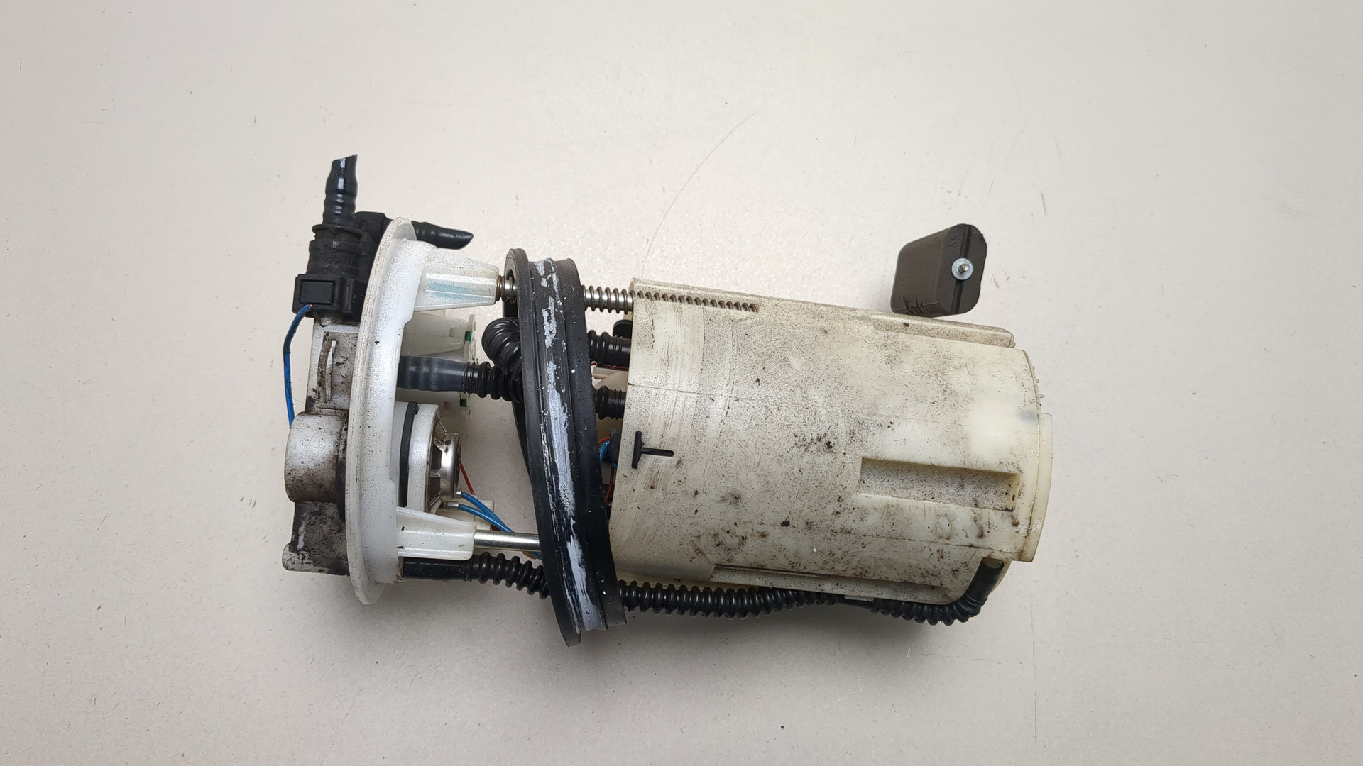 Насос топливный электрический