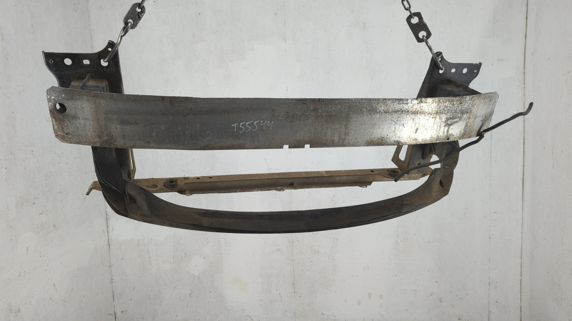 Усилитель переднего бампера