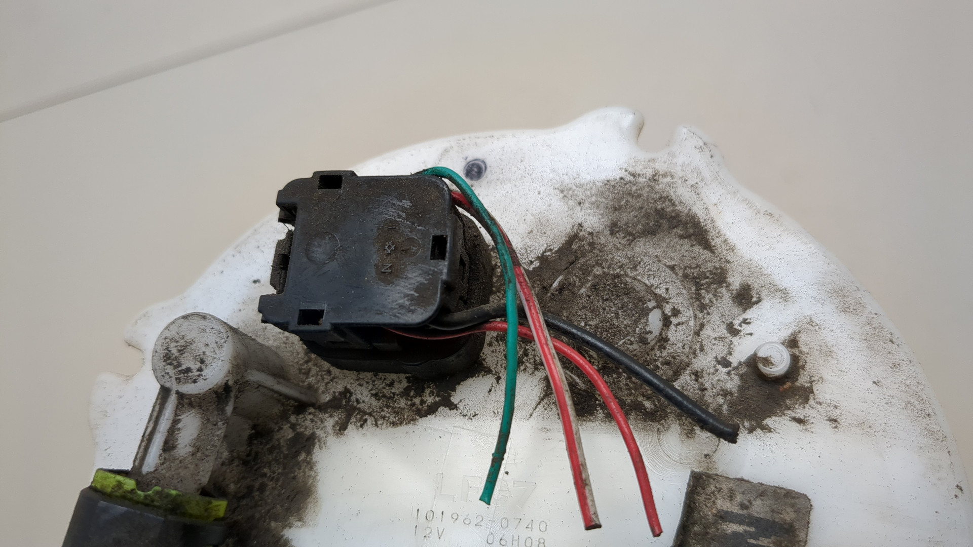 Насос топливный электрический