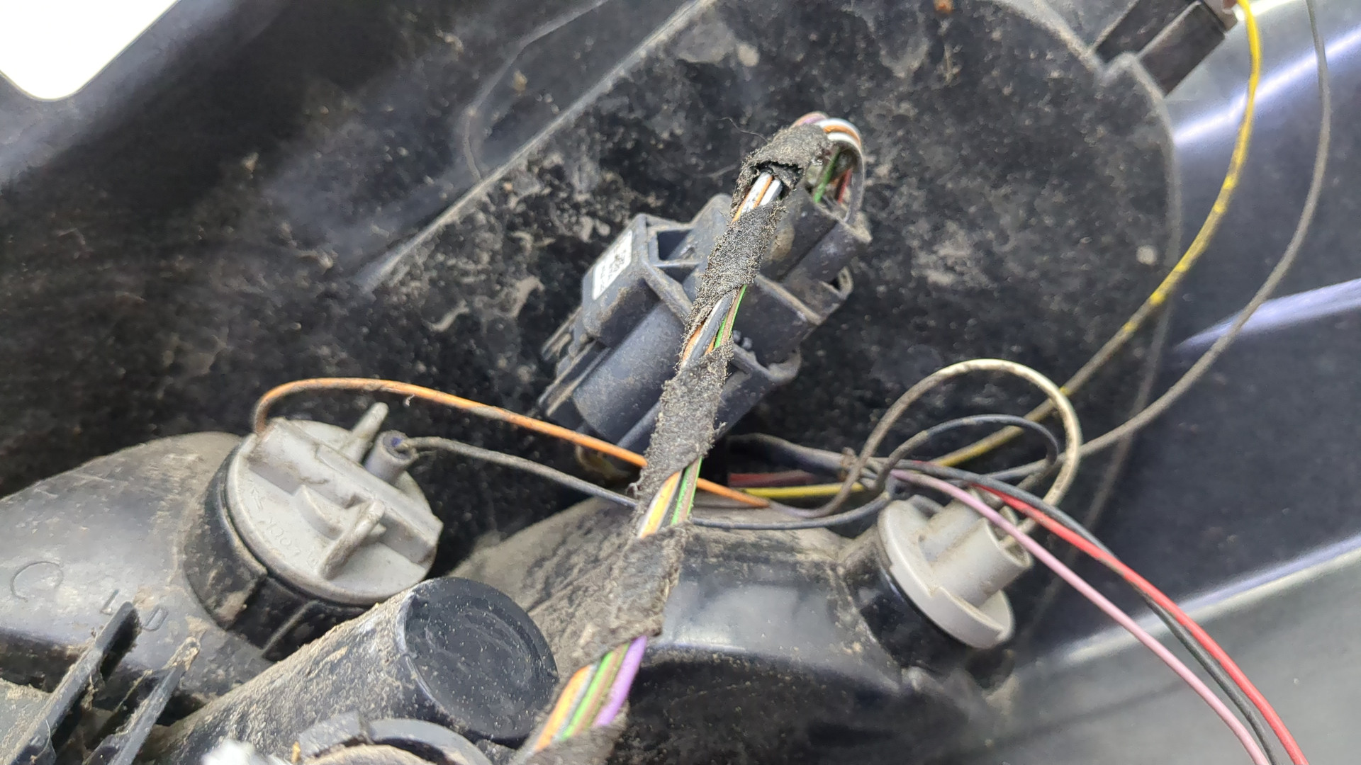 Фонарь задний левый