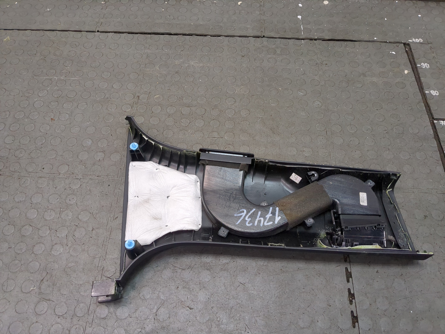 Обшивка стойки