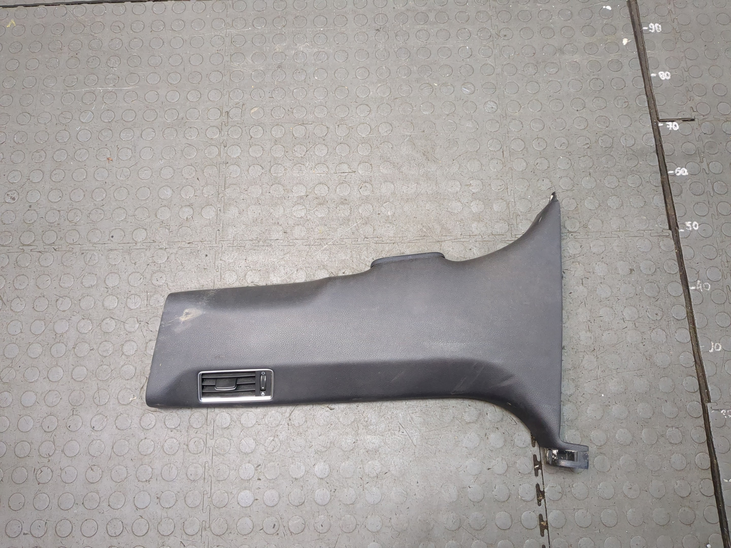 Обшивка стойки