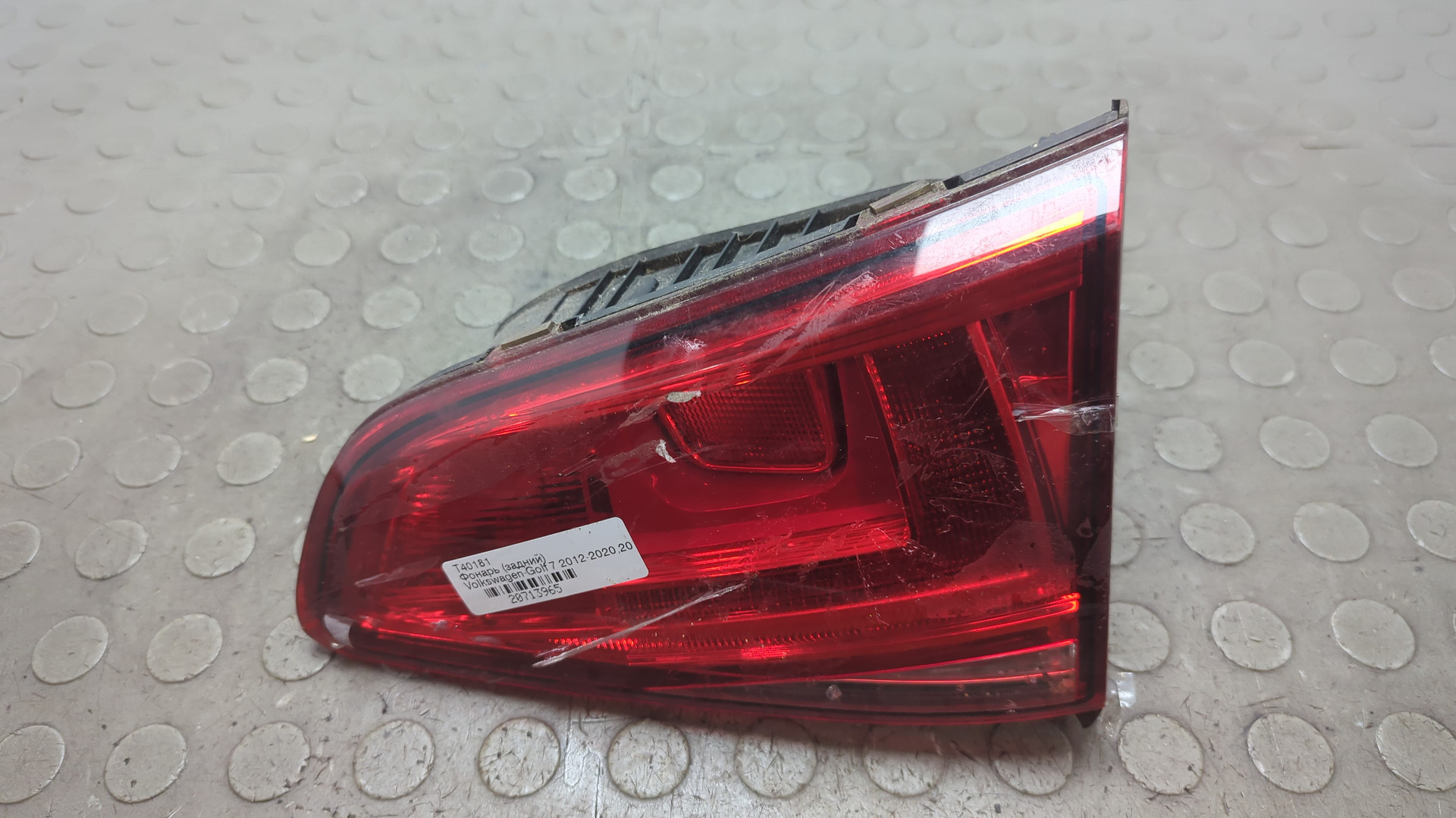 Фонарь задний правый