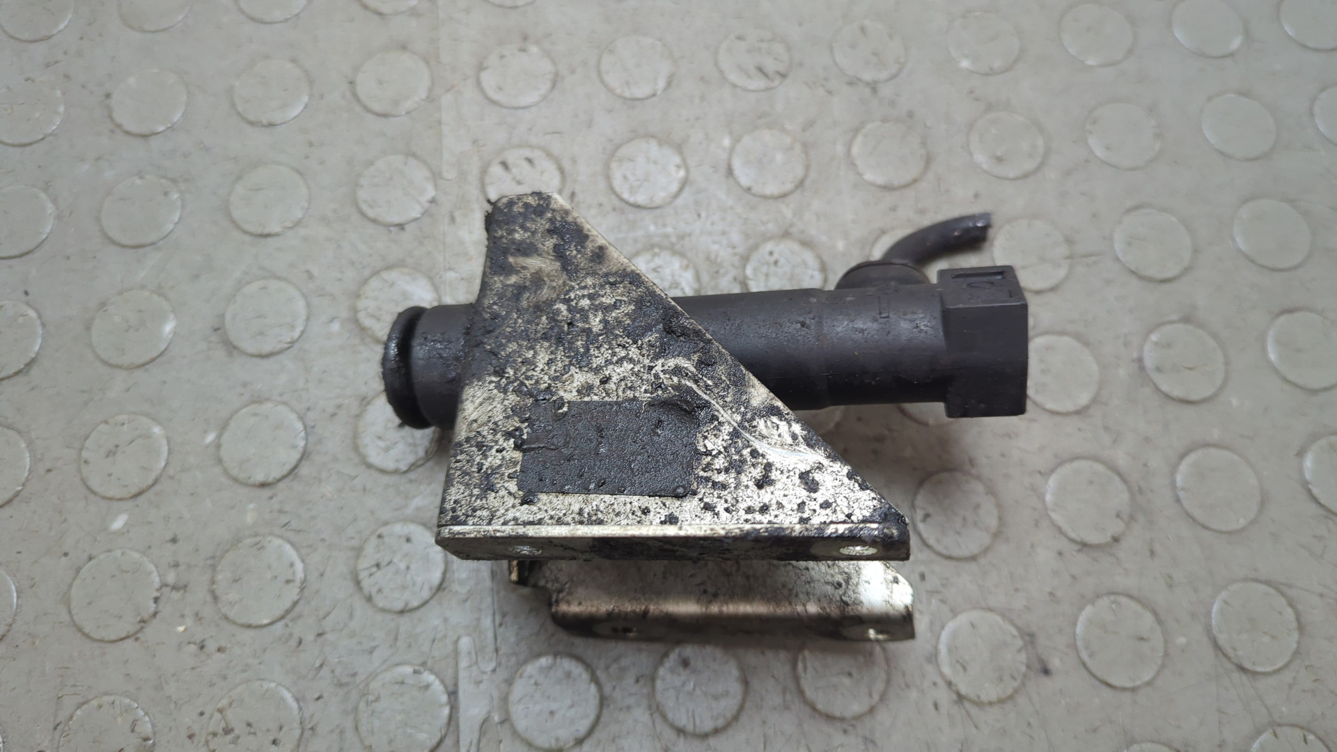 Цилиндр сцепления рабочий