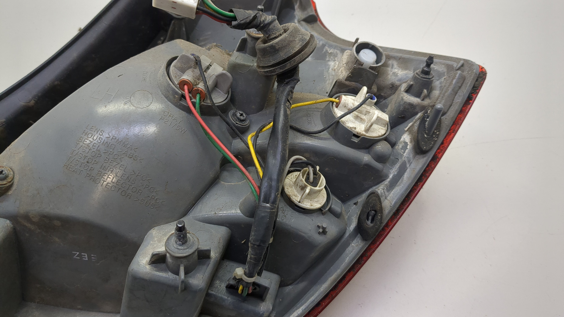 Фонарь задний левый