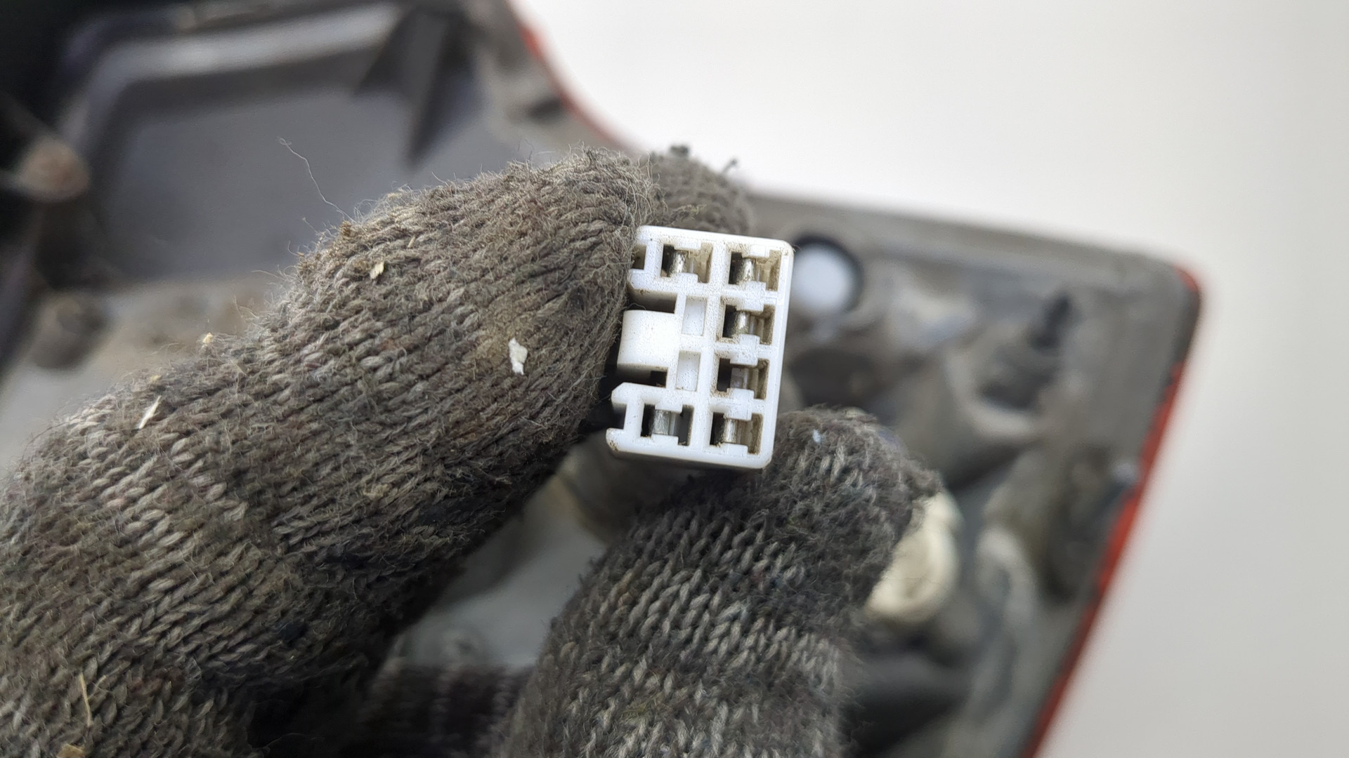 Фонарь задний левый