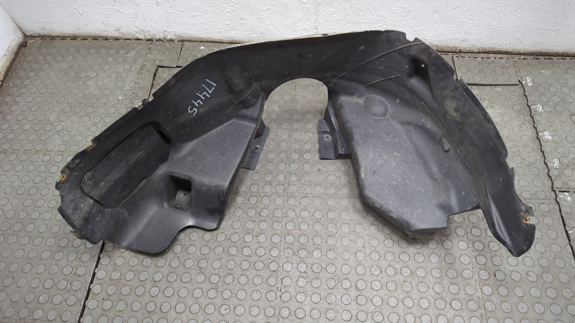 Локер передний левый