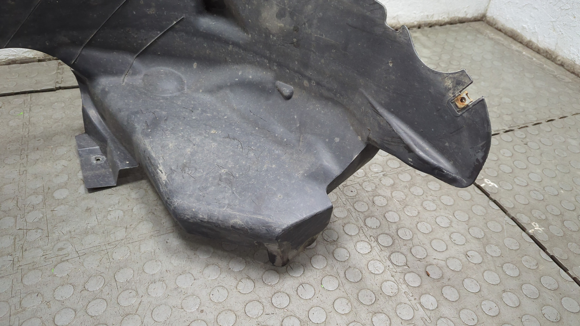 Локер передний левый