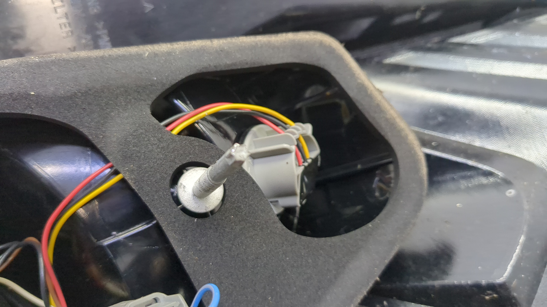 Фонарь задний левый