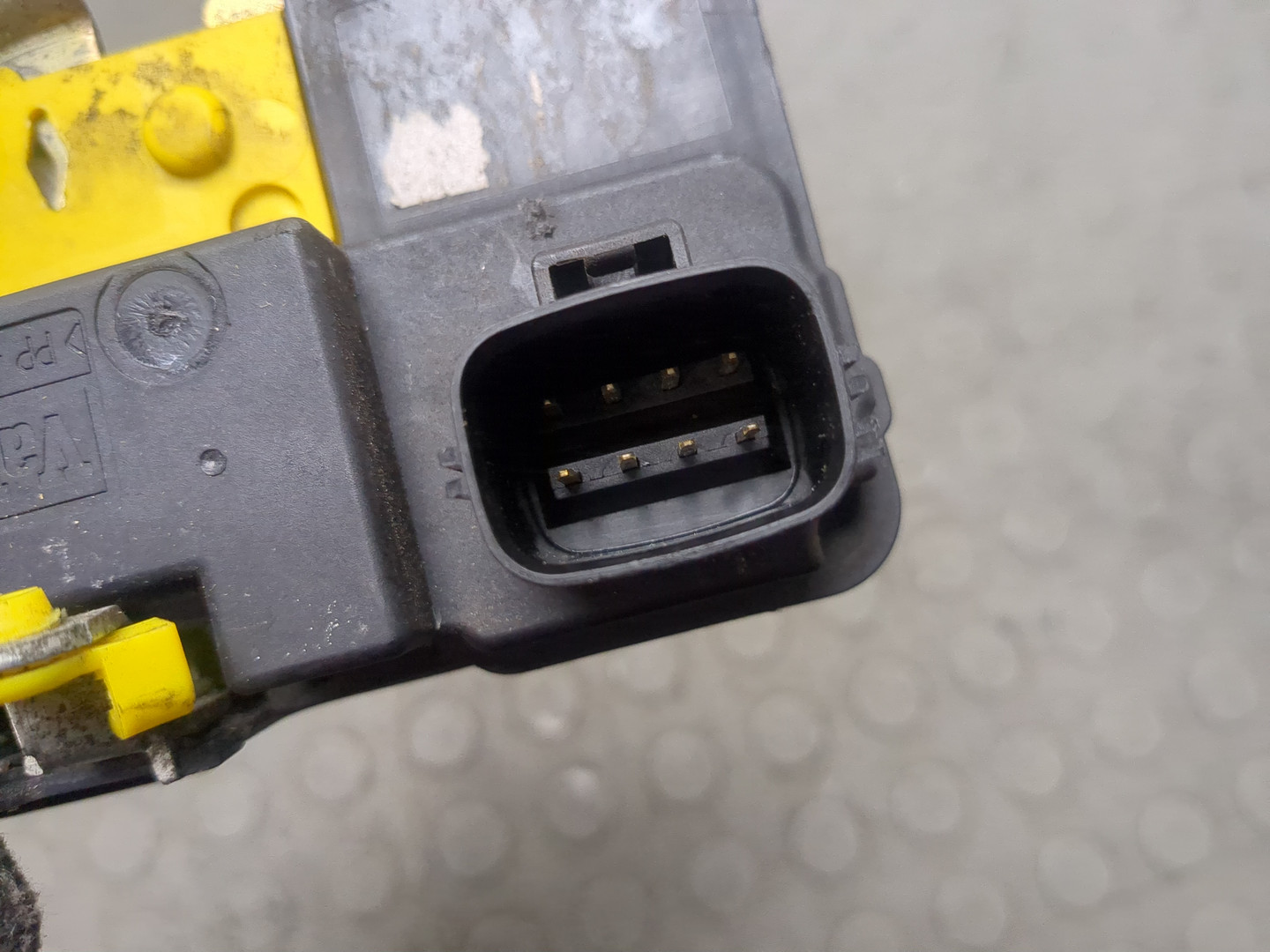 Замок двери передней правой