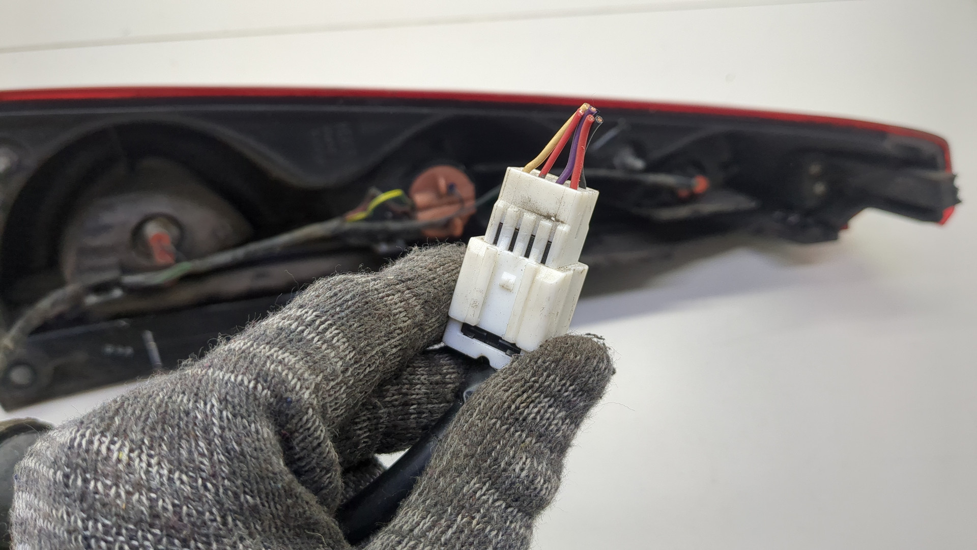 Фонарь задний правый