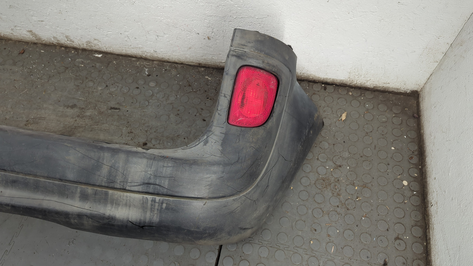 Бампер задний