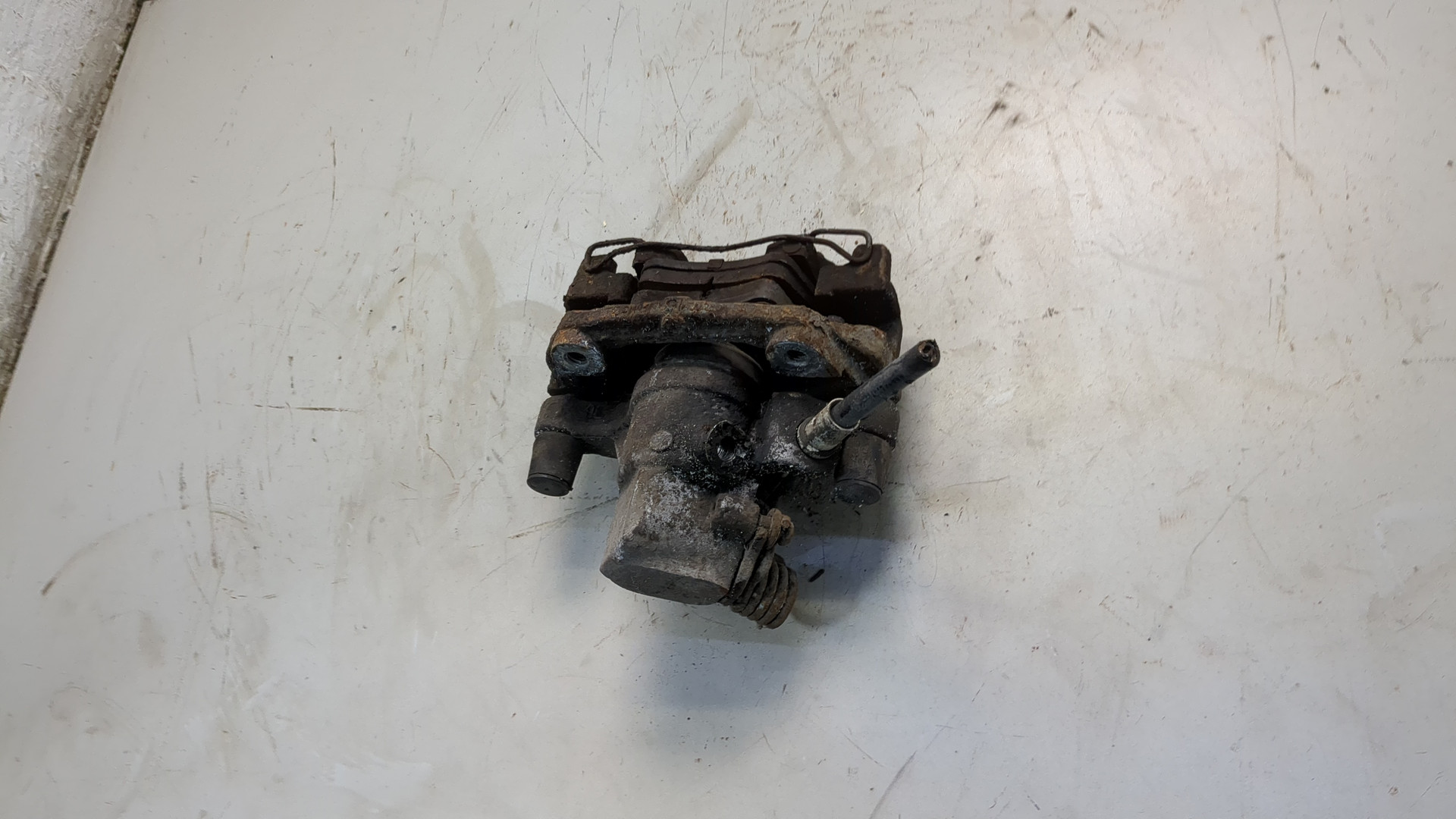 Суппорт задний правый