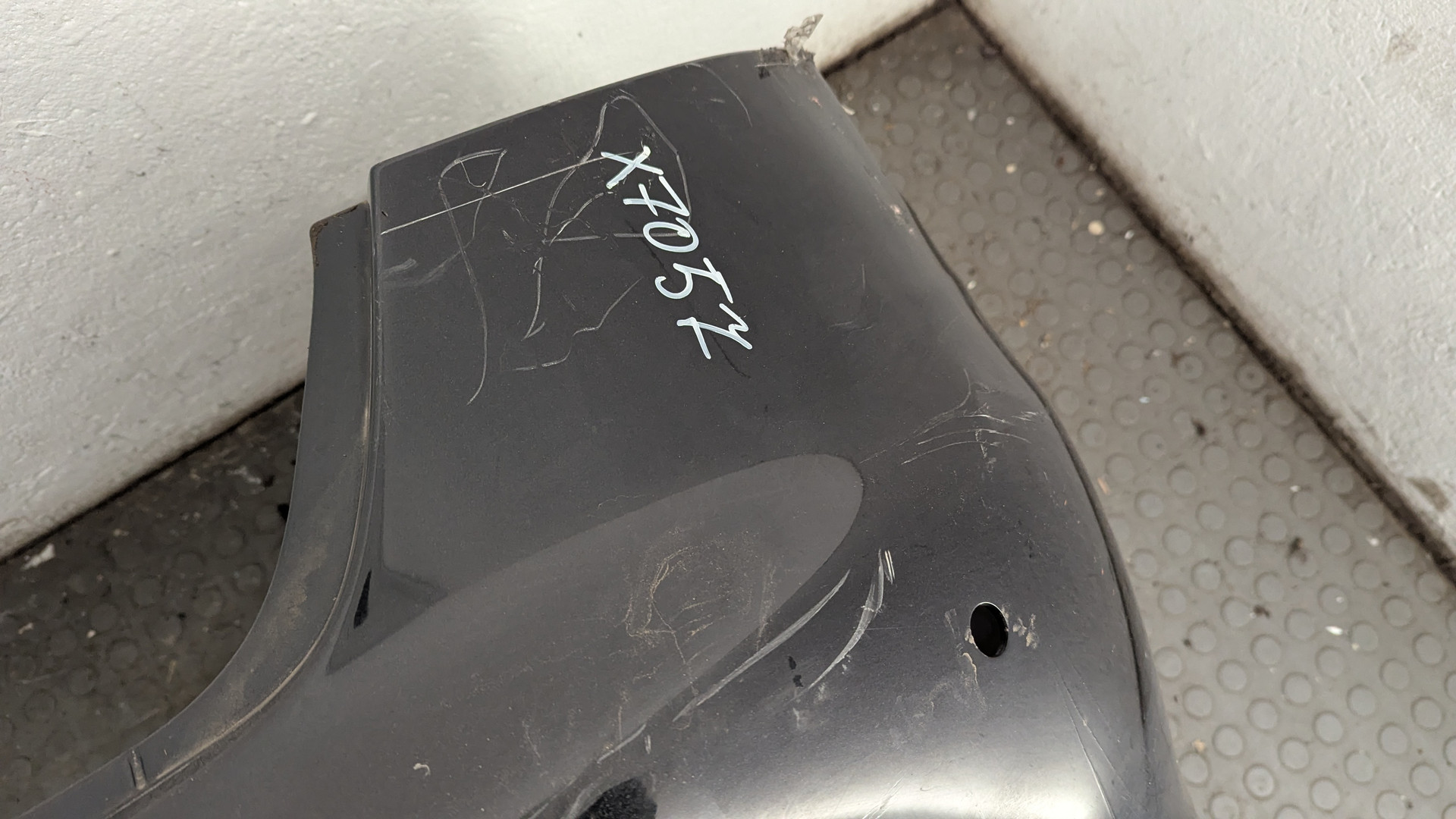 Бампер задний