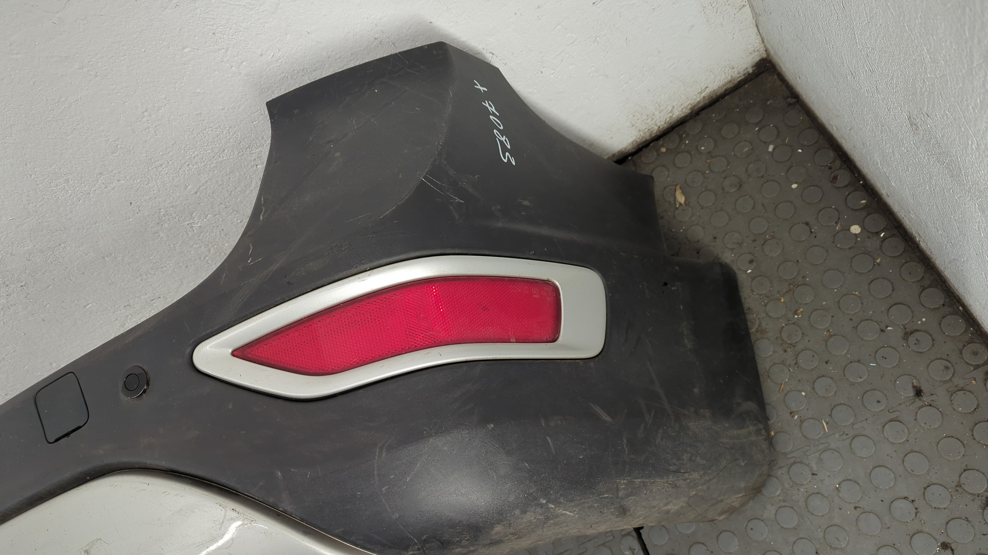 Бампер задний