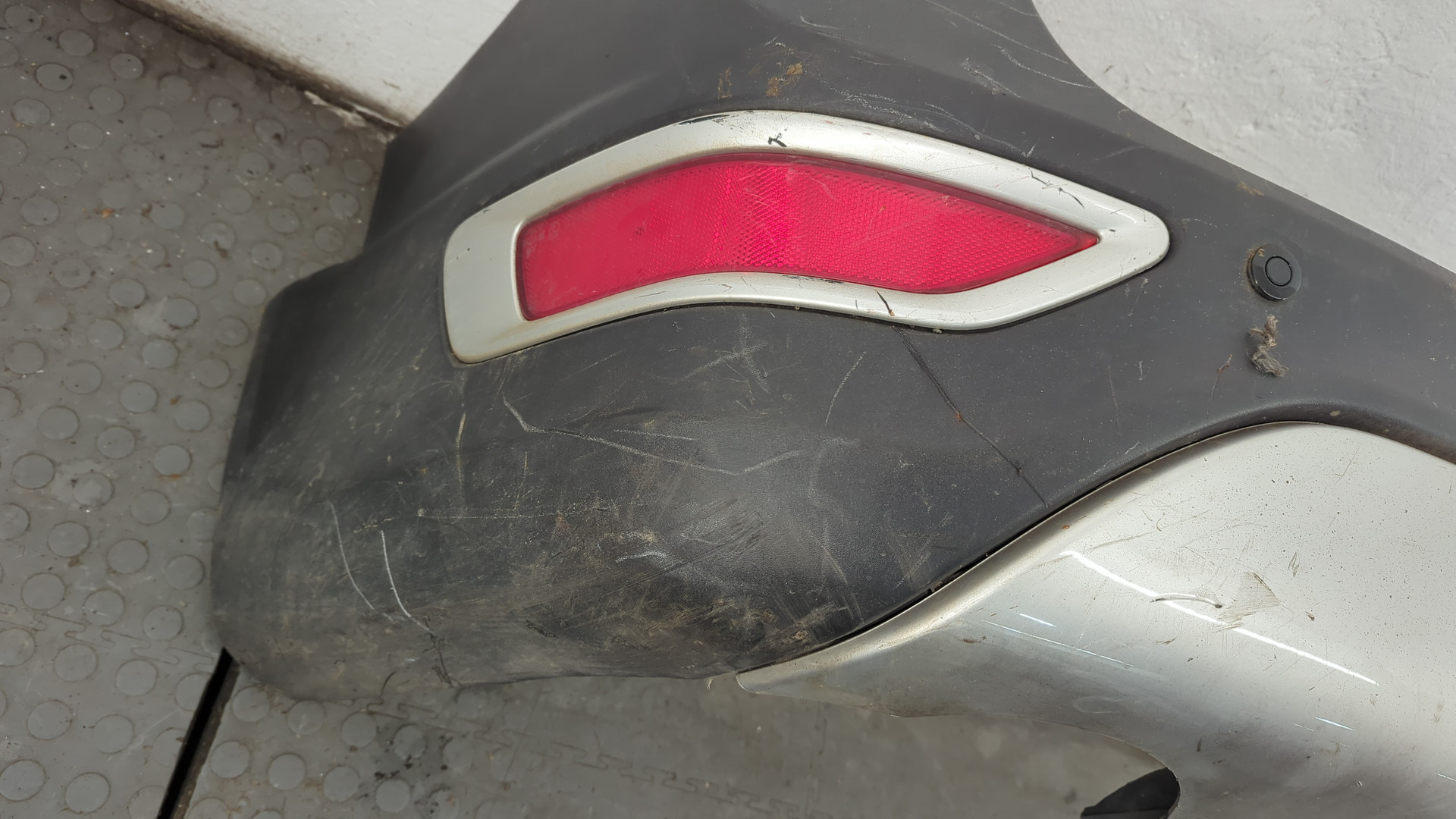 Бампер задний