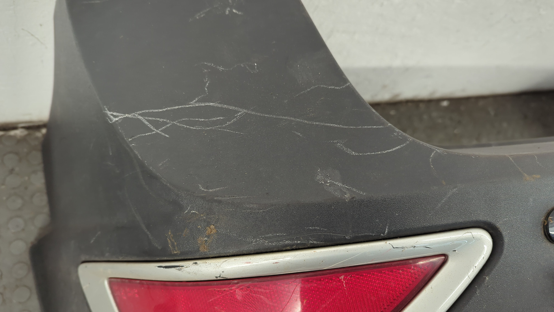 Бампер задний