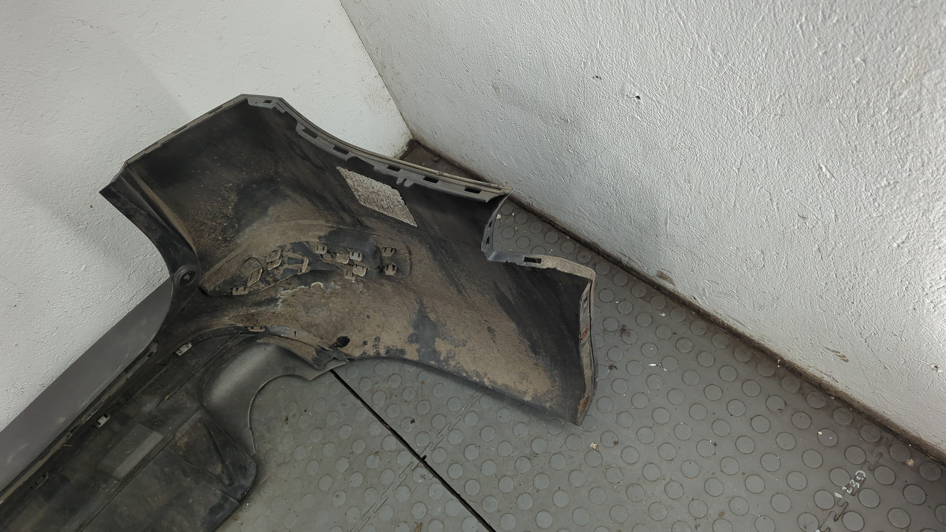 Бампер задний