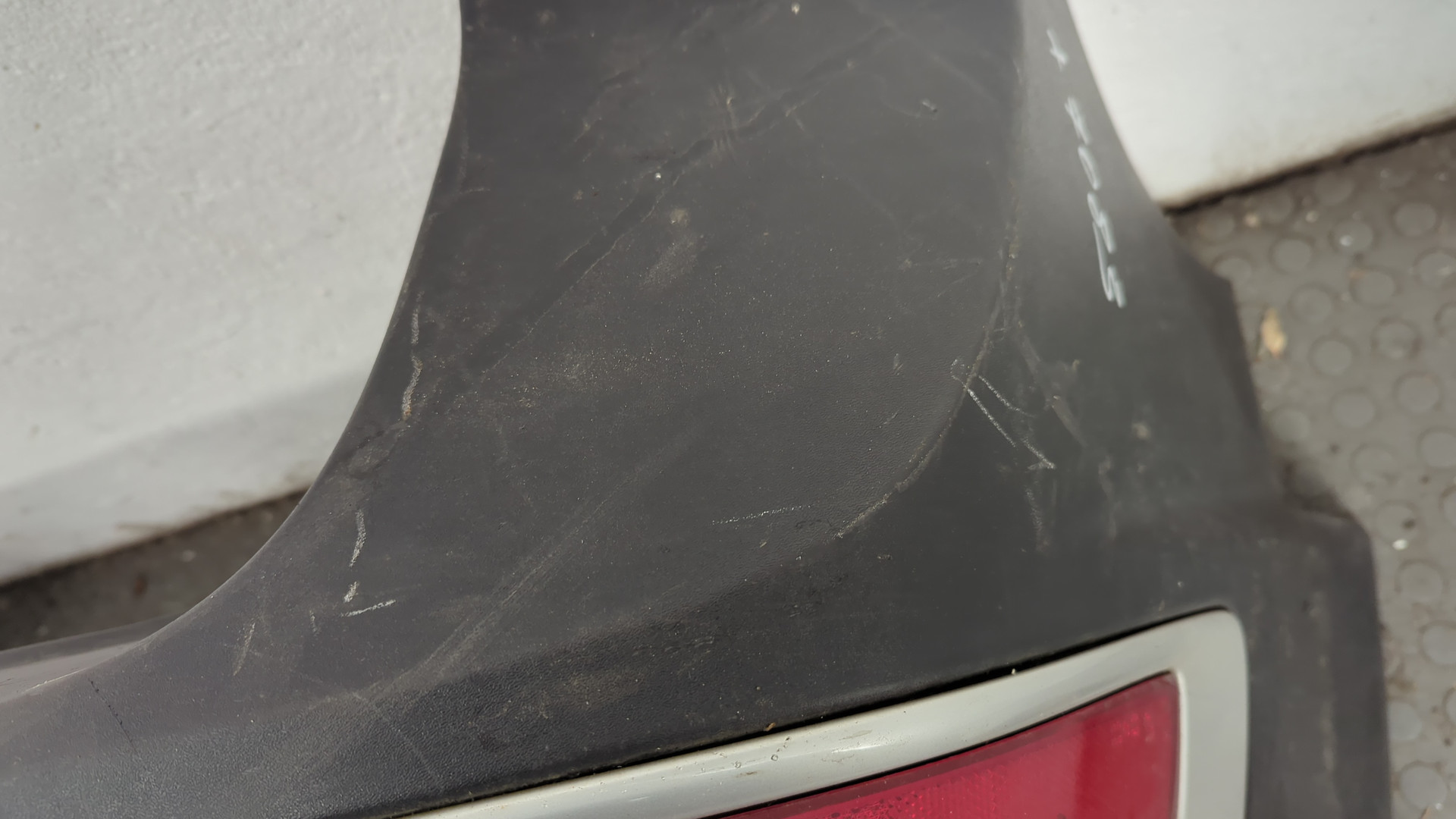 Бампер задний