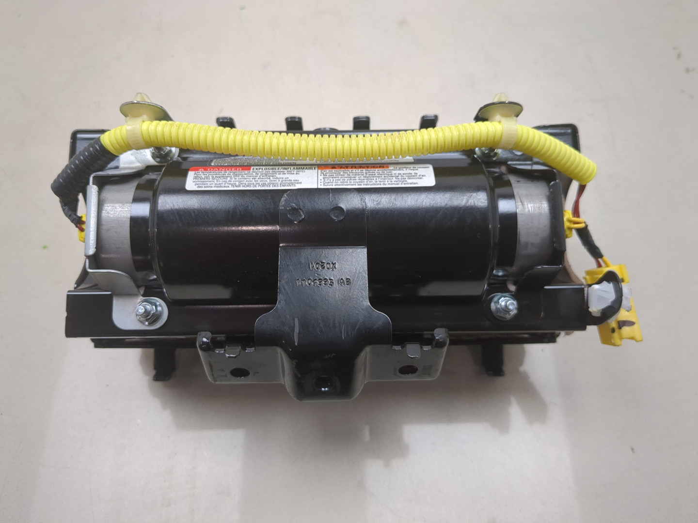 Подушка безопасности пассажирская (в торпедо)