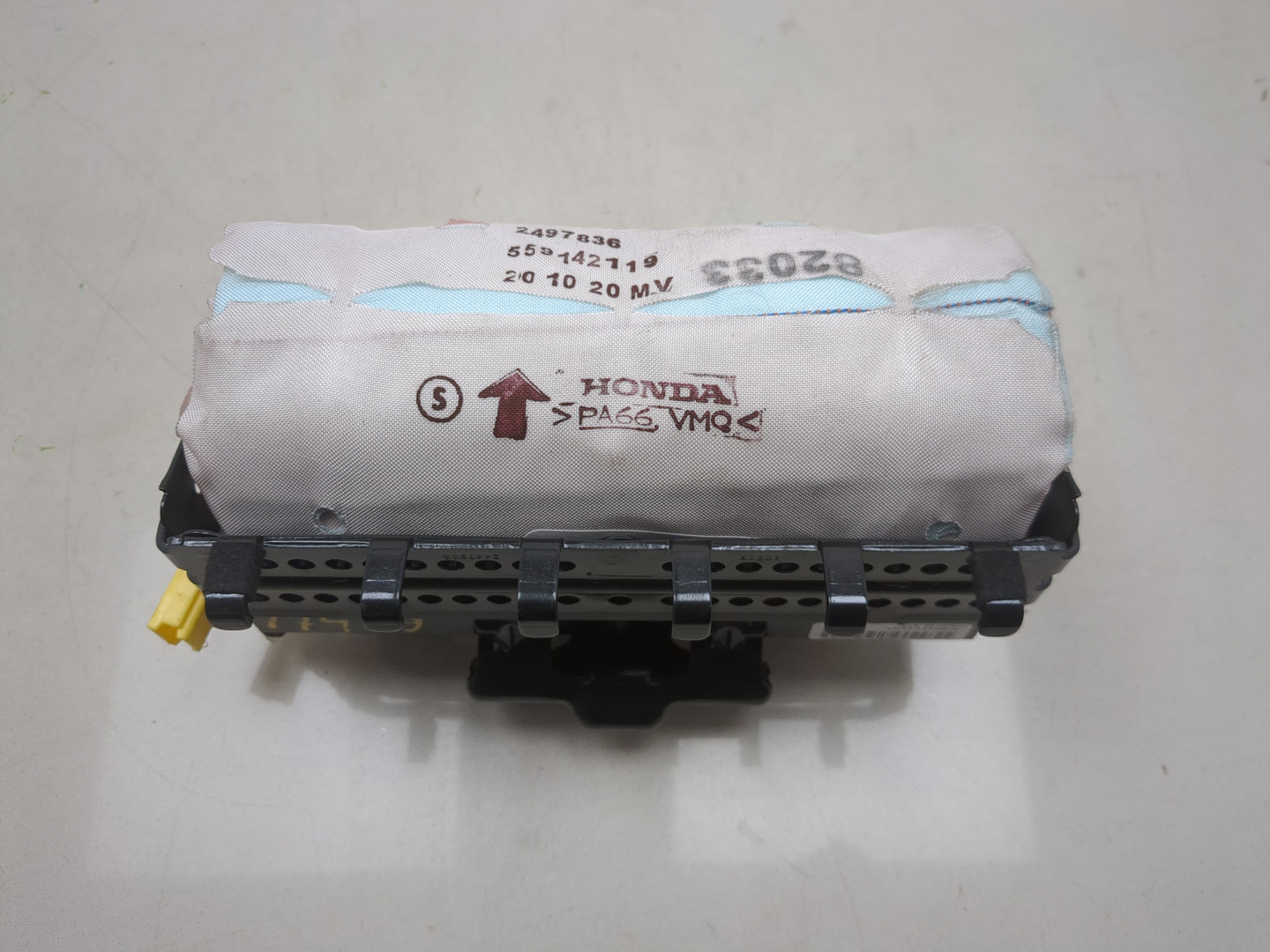 Подушка безопасности пассажирская (в торпедо)