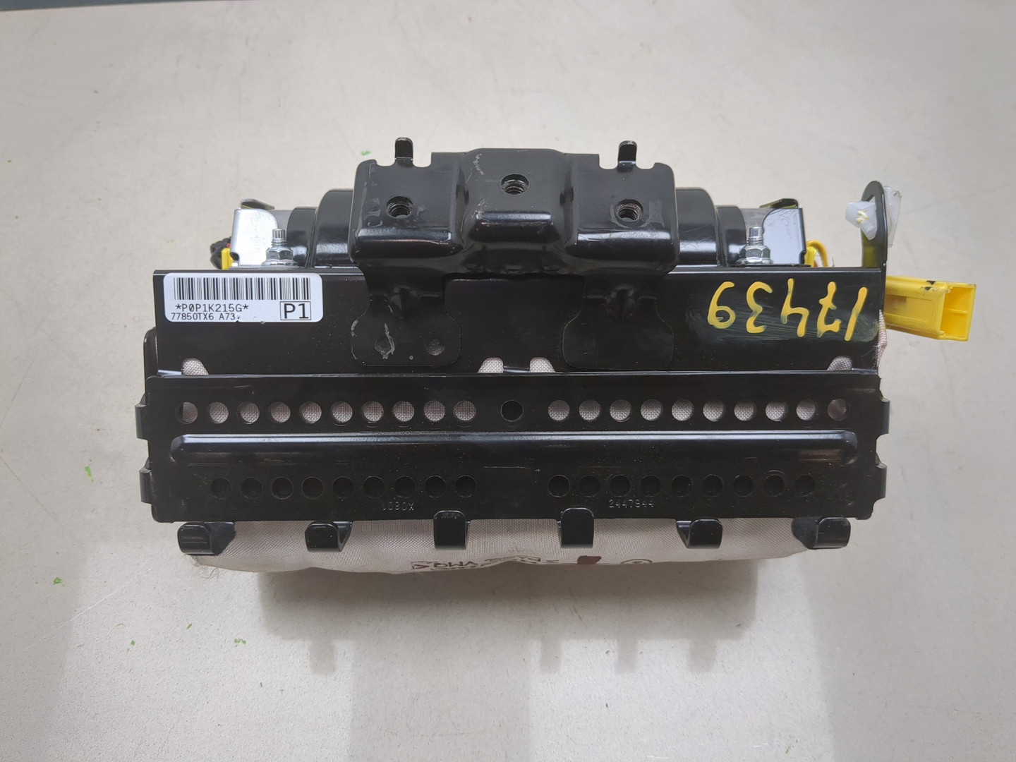 Подушка безопасности пассажирская (в торпедо)