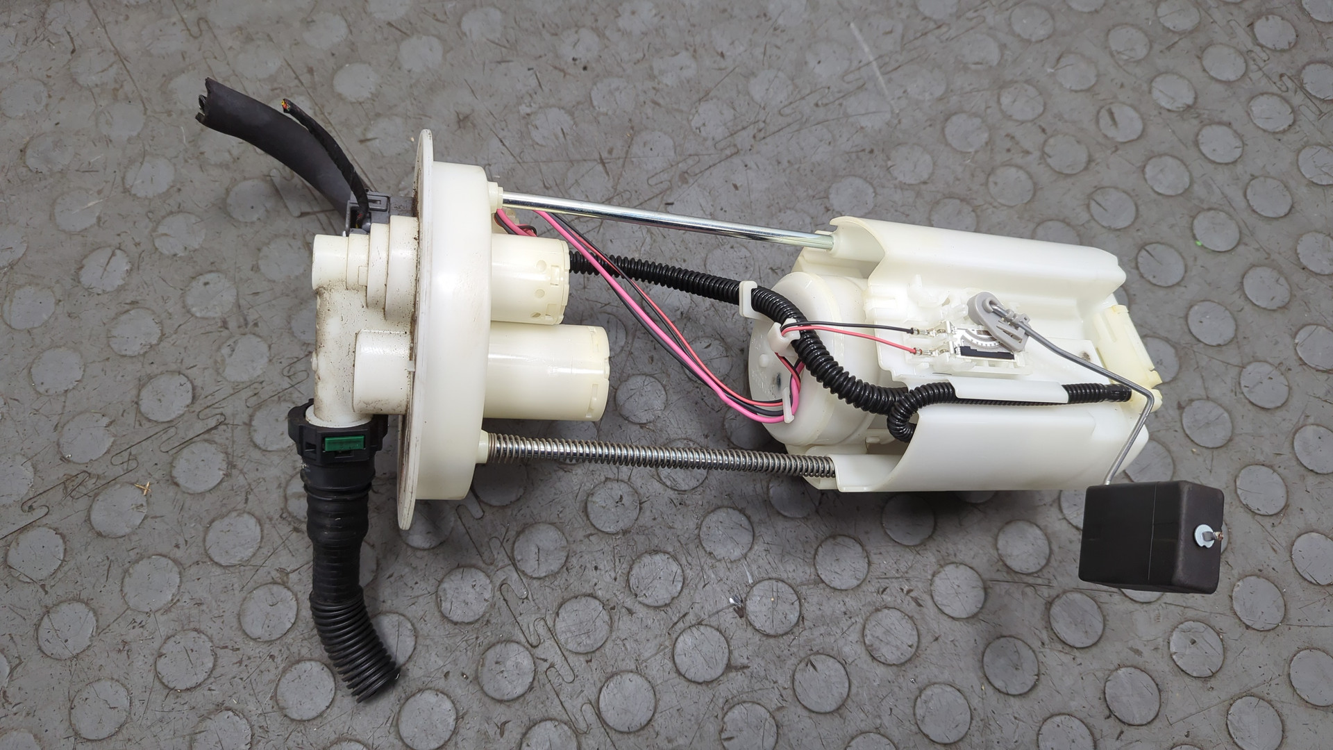 Насос топливный электрический