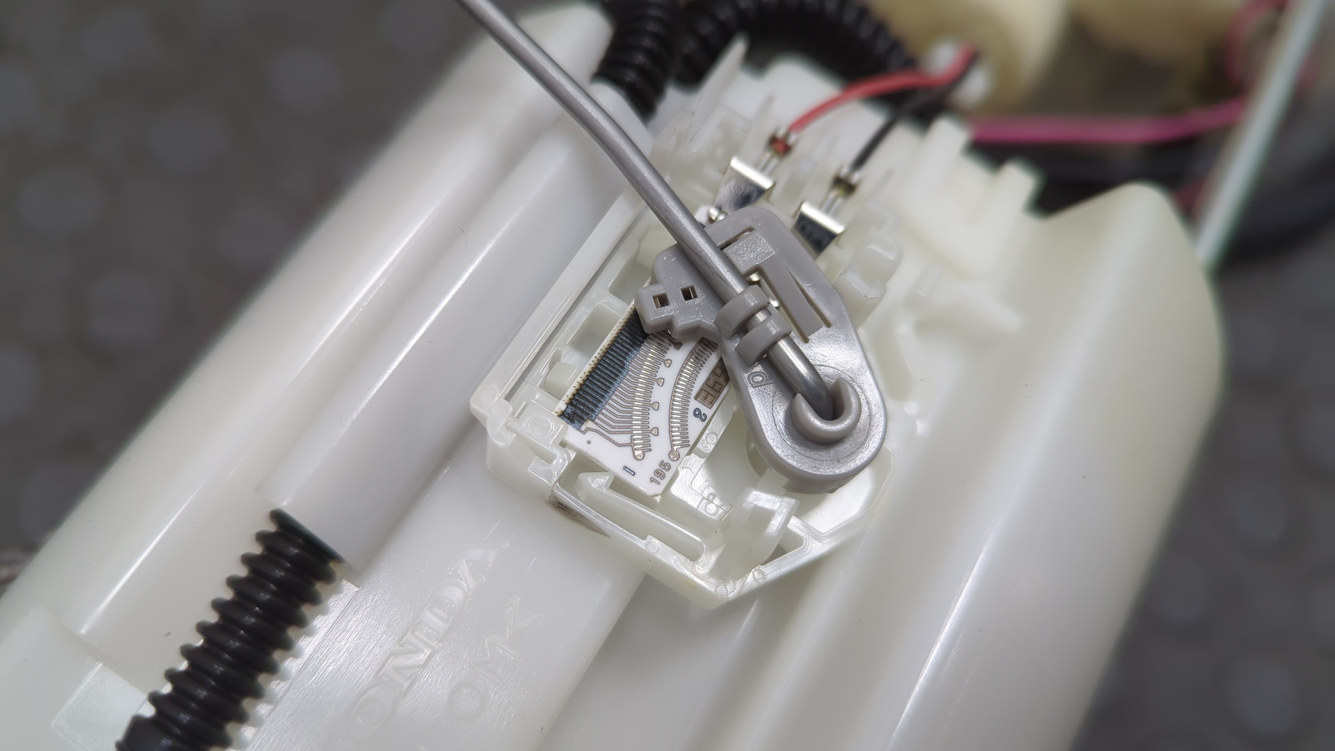 Насос топливный электрический