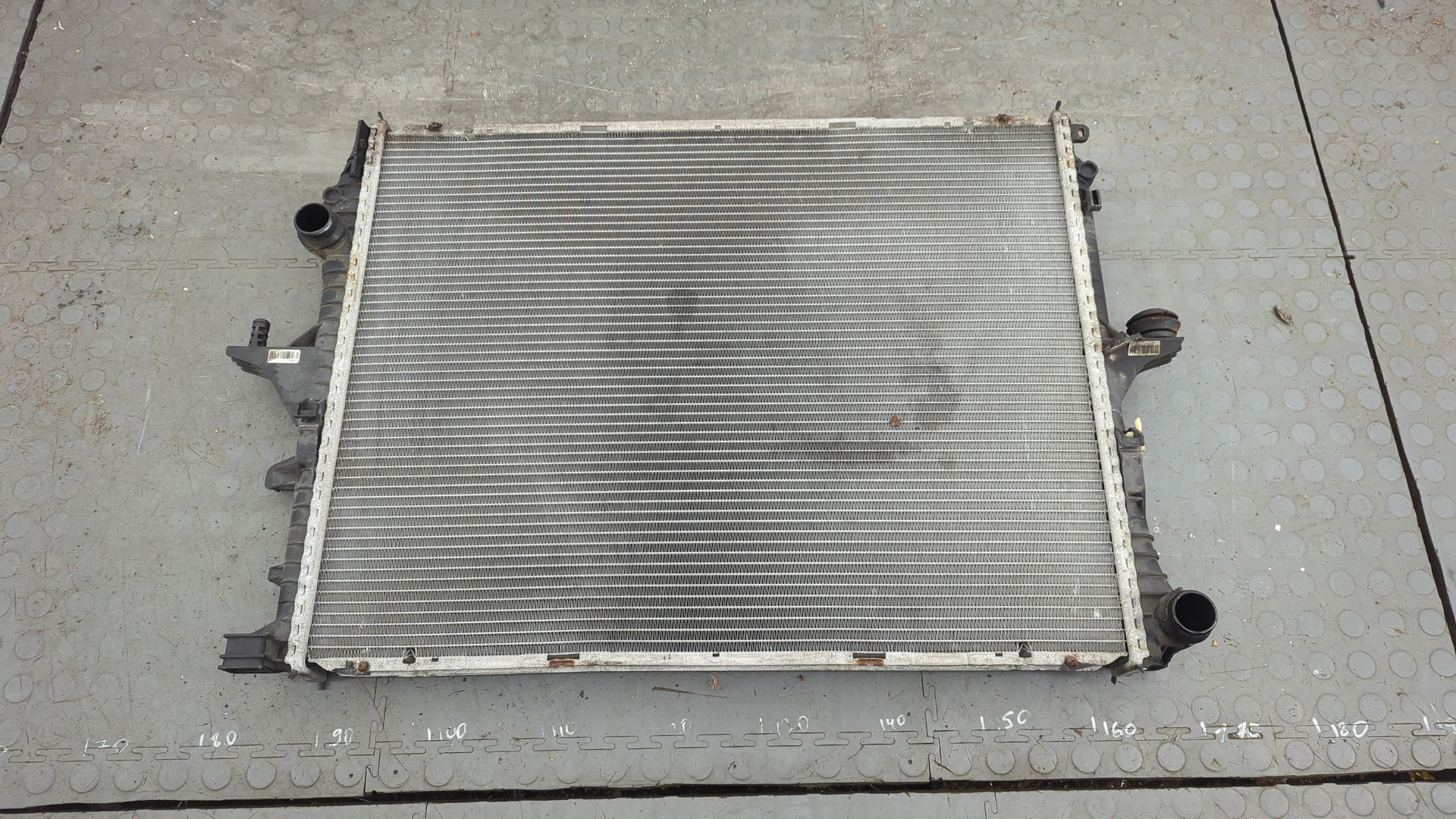 Радиатор охлаждения двигателя основной