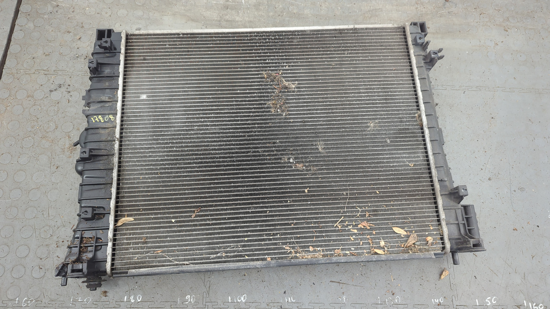Радиатор охлаждения двигателя основной