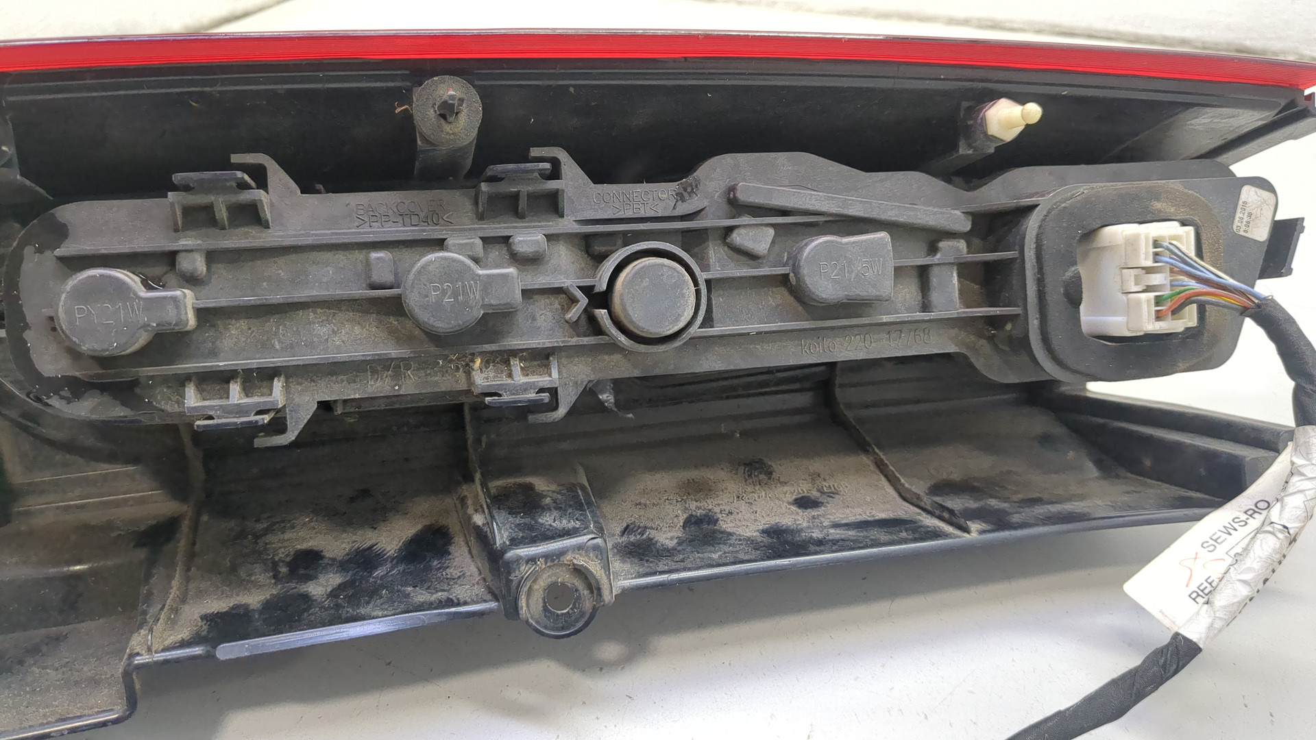 Фонарь задний правый