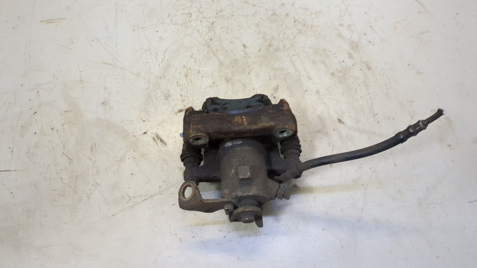 Суппорт задний правый